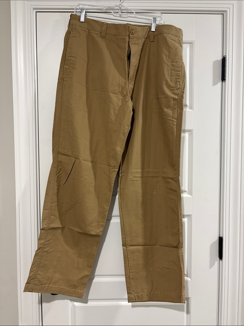 Izod Men's Khaki Straight-Leg Chinos - Brown
